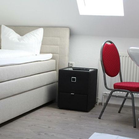 Готель Gastehaus Hubertushof - 24H Check-In Hausen  Екстер'єр фото
